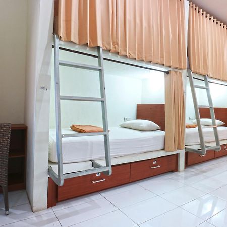 Hostel Mirah Legian Eksteriør billede