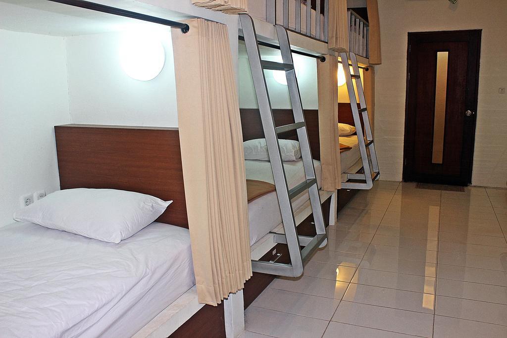 Hostel Mirah Legian Værelse billede