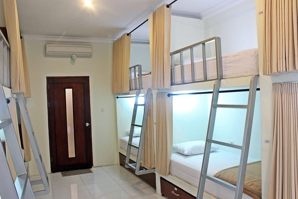 Hostel Mirah Legian Værelse billede