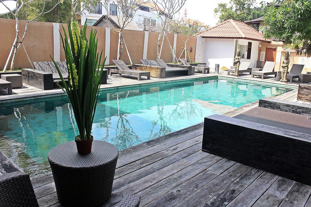 Hostel Mirah Legian Eksteriør billede