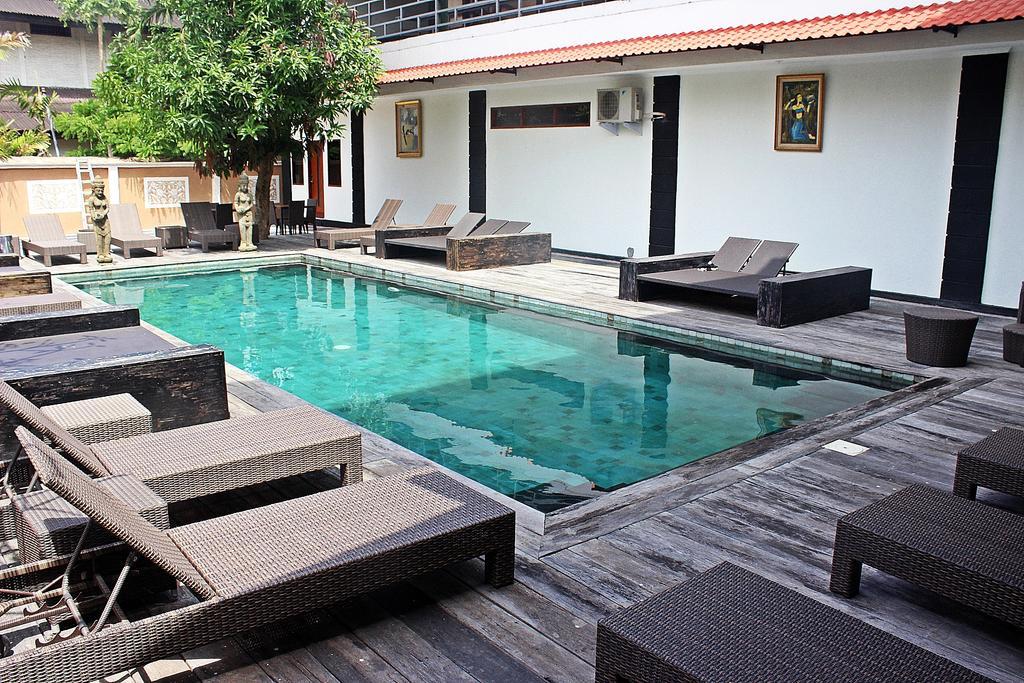 Hostel Mirah Legian Eksteriør billede