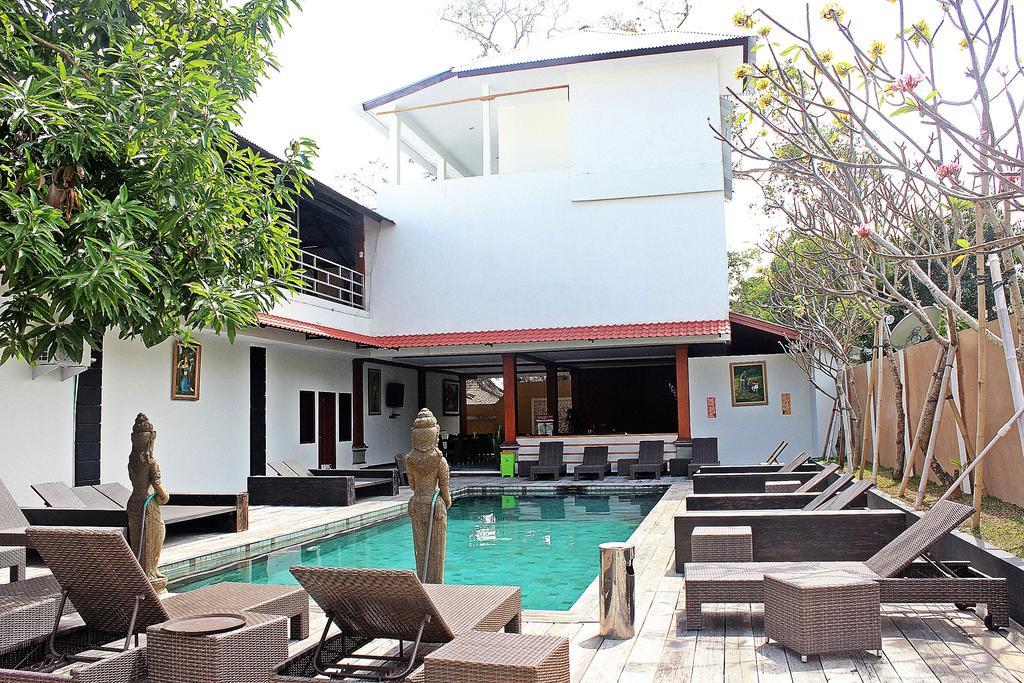 Hostel Mirah Legian Eksteriør billede