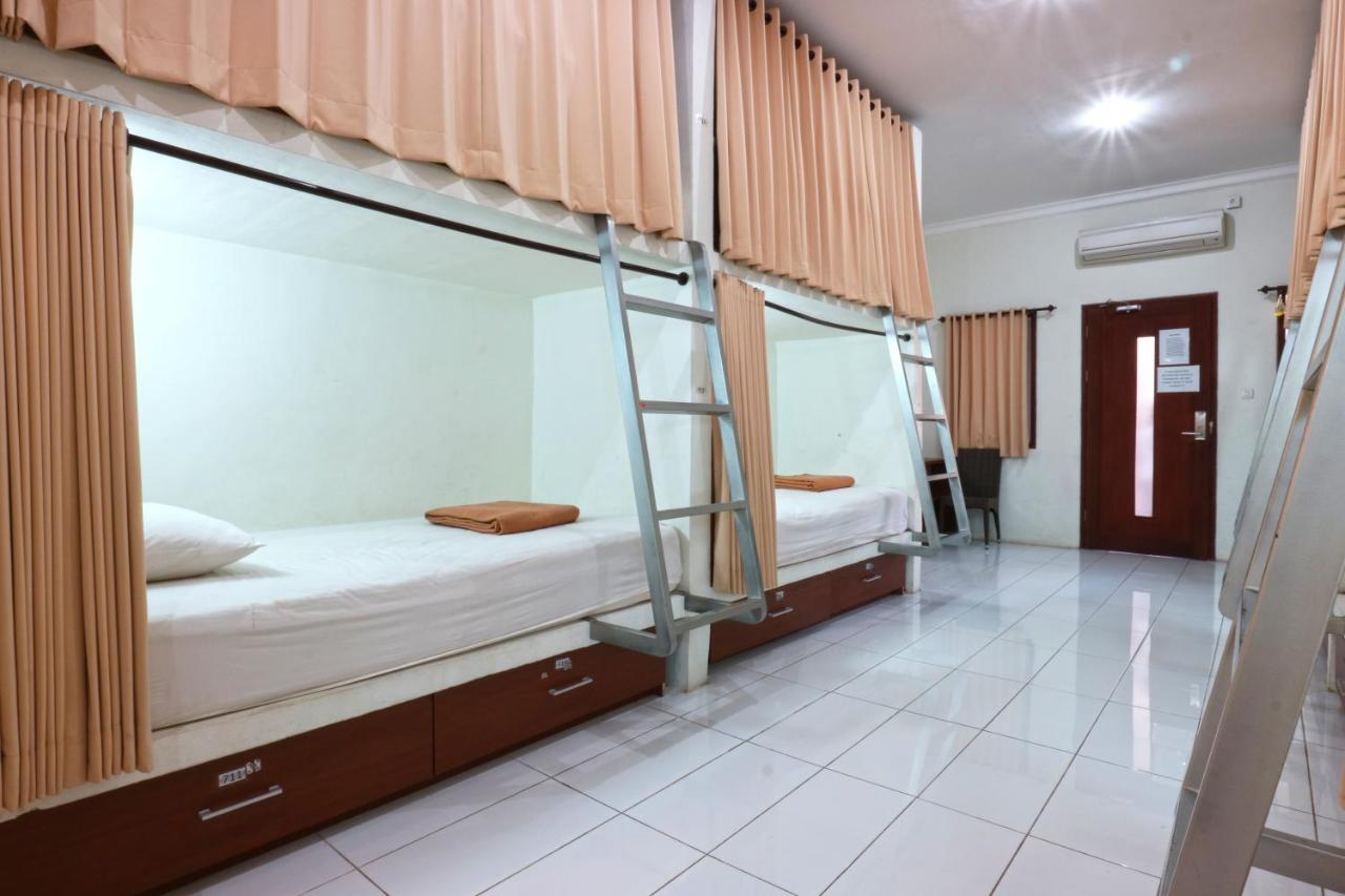 Hostel Mirah Legian Eksteriør billede