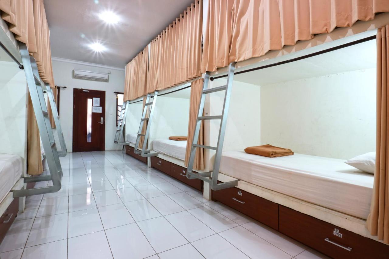 Hostel Mirah Legian Eksteriør billede