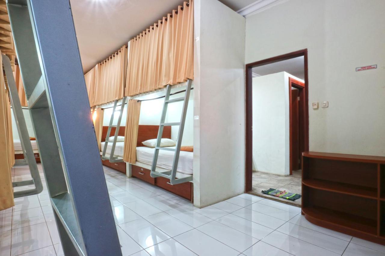 Hostel Mirah Legian Eksteriør billede