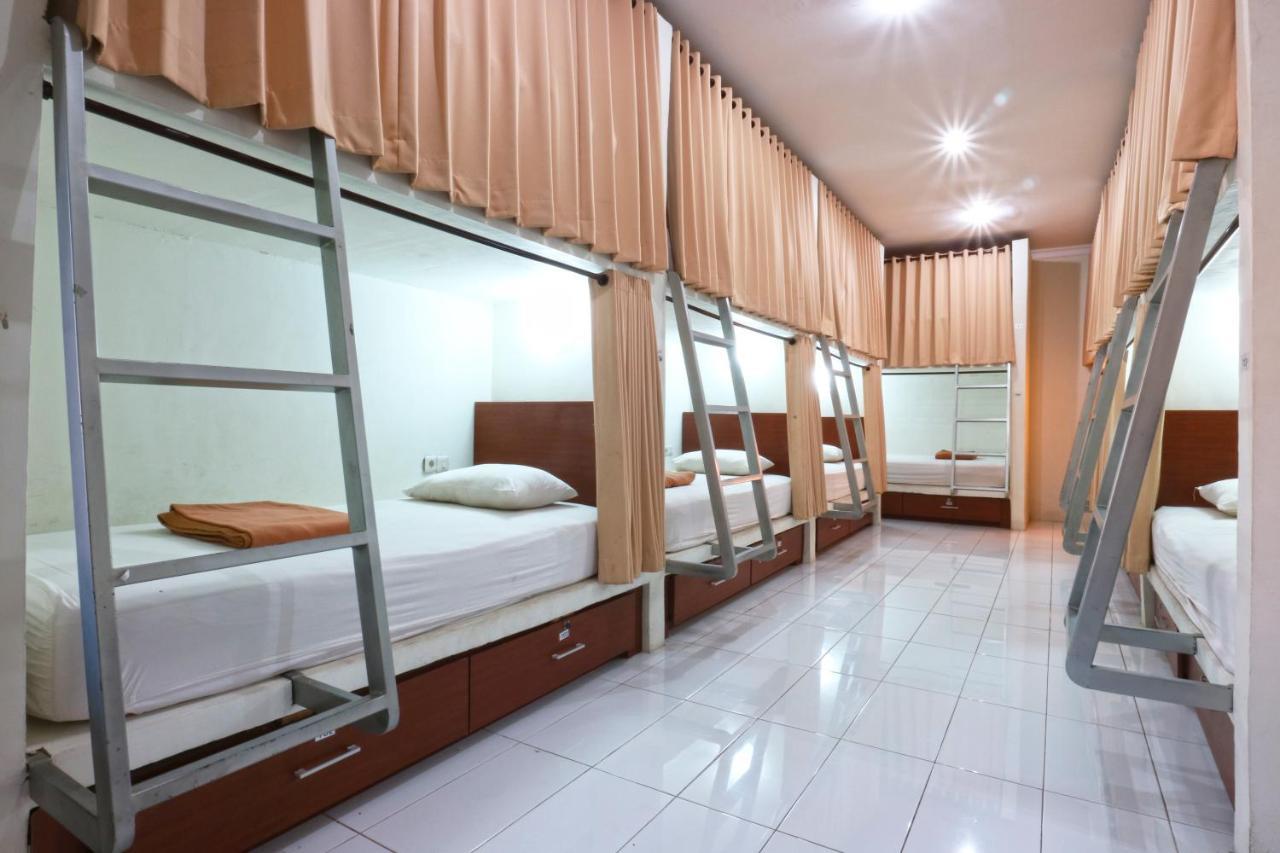 Hostel Mirah Legian Eksteriør billede