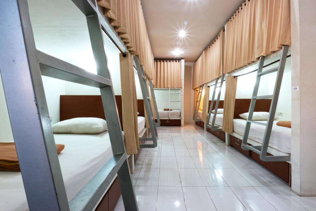 Hostel Mirah Legian Eksteriør billede