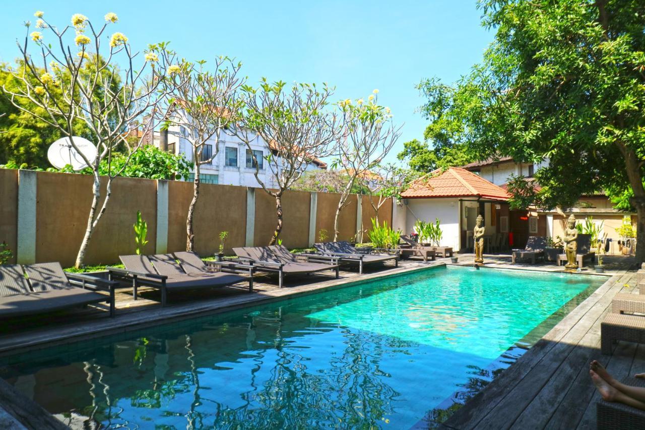 Hostel Mirah Legian Eksteriør billede